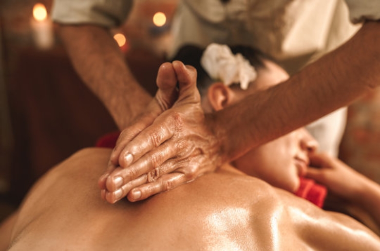 Abhyanga with Castor Oil: